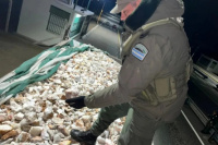 Gendarmería detuvo un camión con 30 toneladas de cuarzo sin la documentación requerida