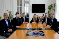 Javier Milei cenó con diputados aliados en Olivos para blindar los vetos a jubilados y discapacidad