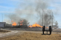 Voraz incendio en Caucete: el fuego arrasó una finca y estuvo a metros de alcanzar viviendas