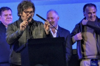 Milei en La Plata: “Vamos a arrasar al kirchnerismo en las elecciones”