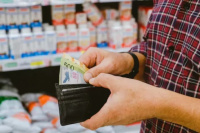 Ocho de cada diez argentinos cambiaron su forma de consumir debido al contexto económico