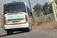 Una rueda se desprendió de un colectivo de la Red Tulum en Caucete