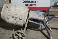 Robaron una hormigonera en Caucete y la hallaron en el patio de una vecina