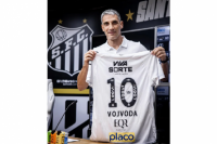 El DT argentino Juan Pablo Vojvoda será entrenador del Santos de Neymar