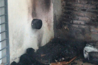 Una casa en Rawson se incendió durante el temporal y sufrió importantes daños
