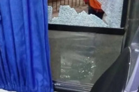 Apedrean un colectivo de la línea 3 en Caucete y un pasajero sufrió cortes en la cara