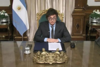 Milei quiere que los “dólares del colchón” entren en el circuito económico