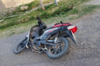 Grave choque en Rivadavia: un niño de dos años resultó herido tras un accidente entre una moto y una bicicleta