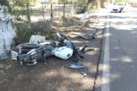 Maniobra peligrosa de un policía causó un choque frontal y dejó tres heridos