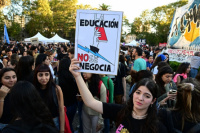 Estudiantes universitarios organizan una marcha en respaldo a la educación pública