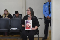 La mamá de Julieta Viñales festeja la Ley Nicolás y la considera un escudo contra la mala praxis
