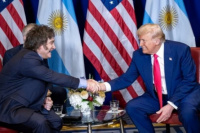 En busca de estabilidad: Argentina negocia un crédito de 30.000 millones de dólares con Estados Unidos