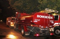 Bomberos trabajaron durante horas por un incendio que dejó el Zonda en Santa Lucía