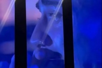 Luck Ra no pudo contener las lágrimas en pleno show y sorprendió con su mensaje