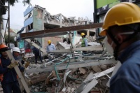 Desesperada búsqueda en Colombia: 143 personas siguen desaparecidas tras el terremoto