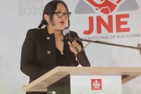 Una candidata a gobernadora fue asesinada a tiros durante un acto de campaña en Perú